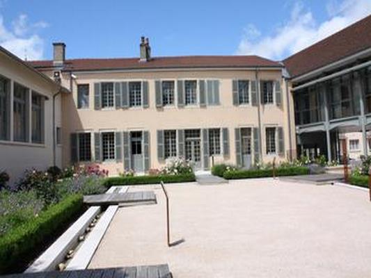 JARDIN DES CINQ ROSES