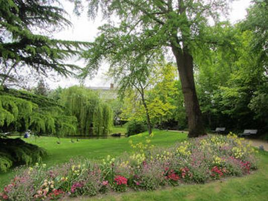 JARDIN DE L’HOTEL DE VILLE