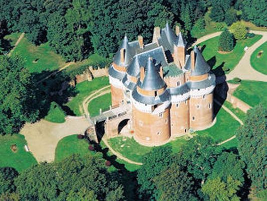 PARC ET ROSERAIE DU CHATEAU FORT DE RAMBURES