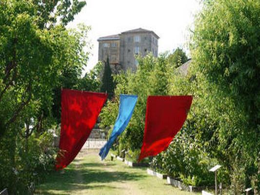 JARDIN BLANC ET CONSERVATOIRE DES PLANTES TINCTORIALES